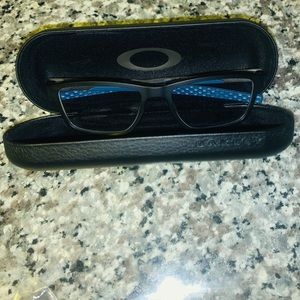 Men’s Oakleys